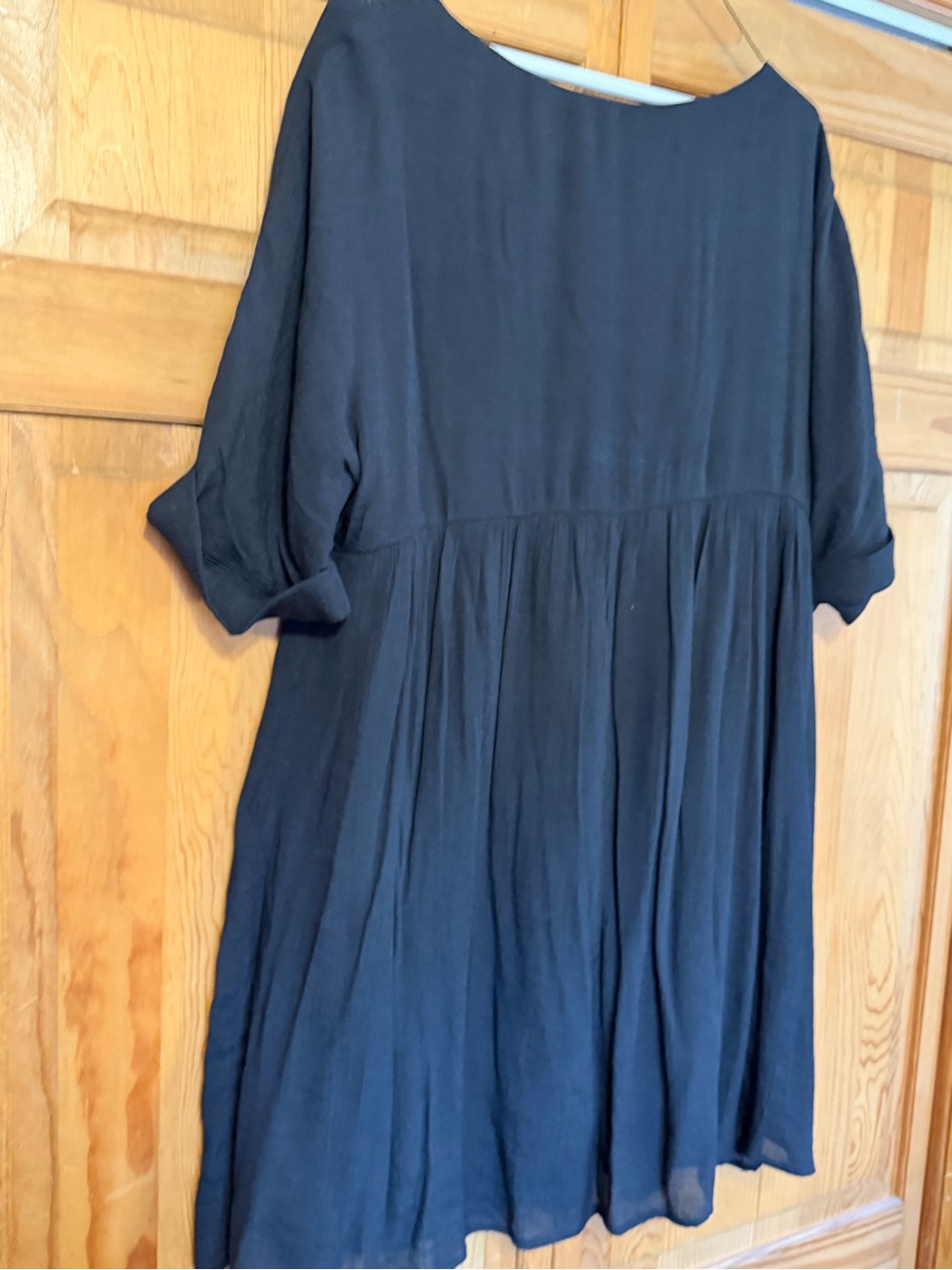 Chic Soul Black Pleated V-Neck Tunic Top - Picture 9 of 9